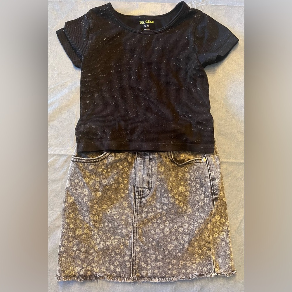 Girls Top & Skirt outfit, size 7